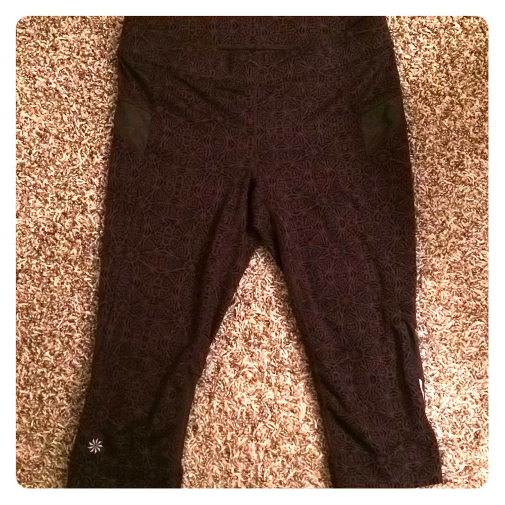 Athleta patterned crop pant